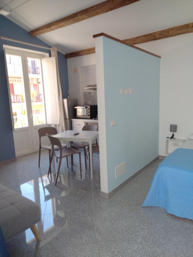 La Reggia Apartments Μιλάτσο Εξωτερικό φωτογραφία